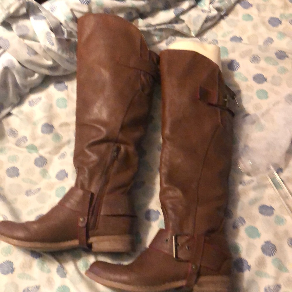 Riding boots